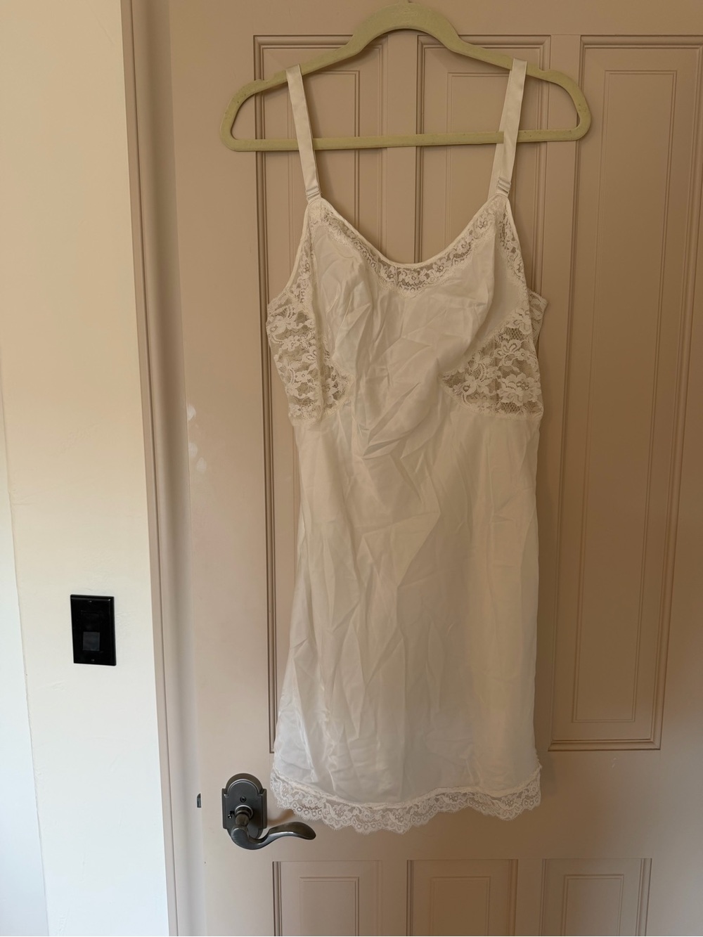 Vintage cream Lace-Trim Slip Chemise